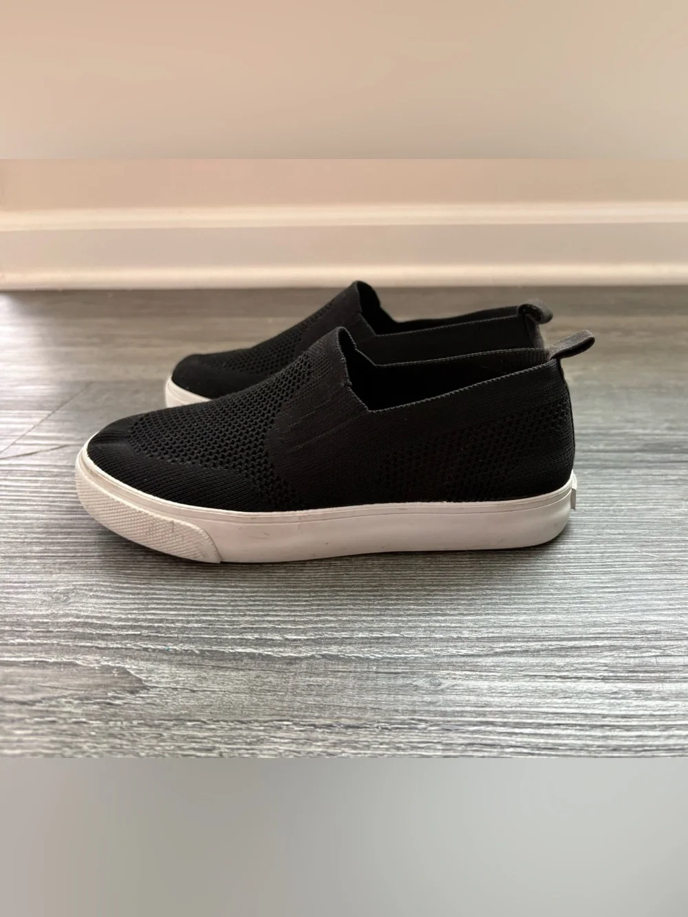 Old Navy Black Slip-On Knit Sneakers. Kids size 1